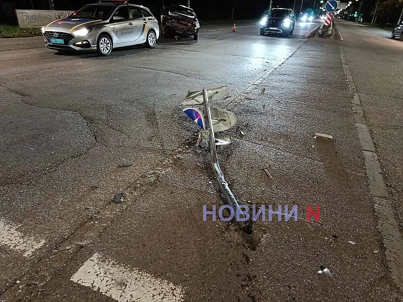 В Николаеве «Мазда» протаранила «Саманд»: один водитель получил травмы