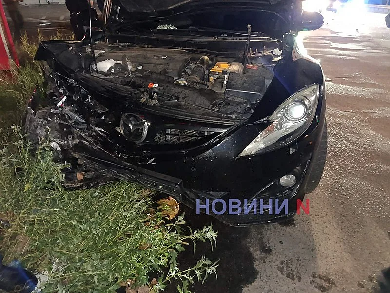 В Николаеве «Мазда» протаранила «Саманд»: один водитель получил травмы