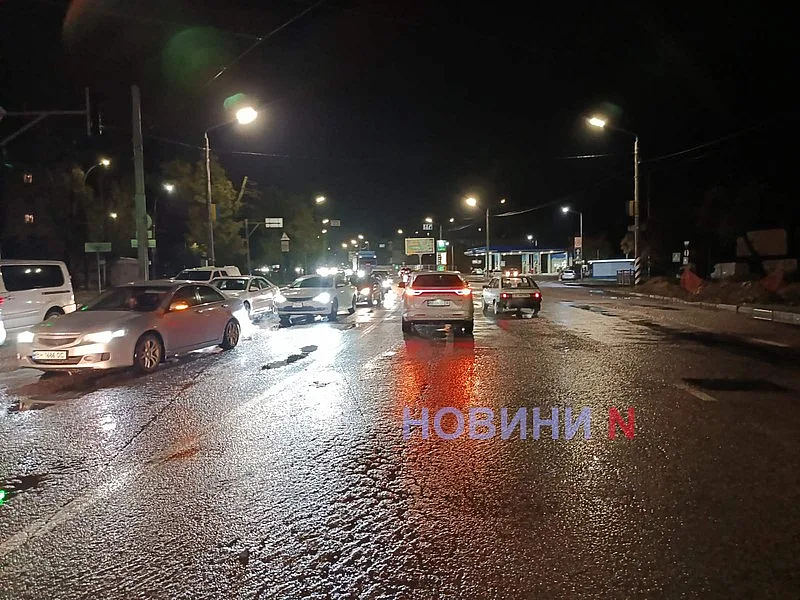 Два ДТП с одним трамваем произошли на проспекте в Николаеве (фото)
