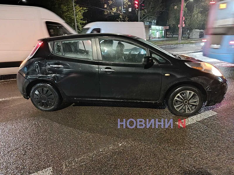 Два ДТП с одним трамваем произошли на проспекте в Николаеве (фото)