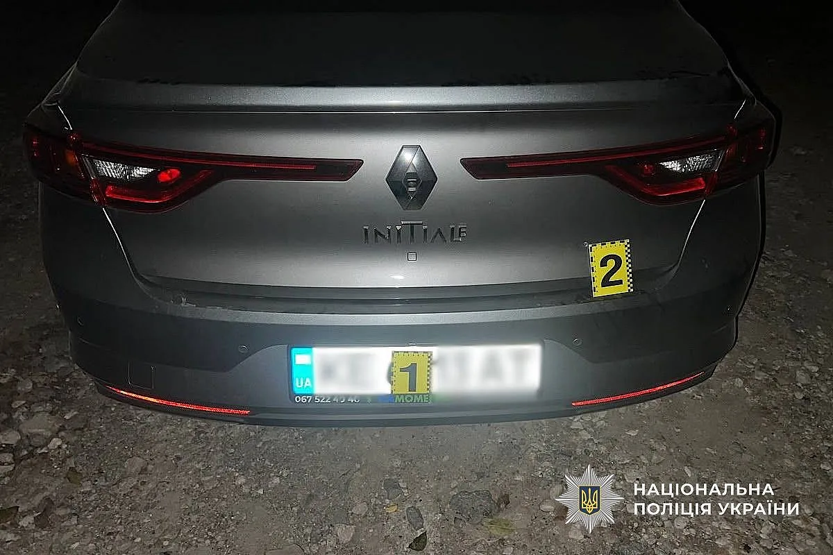 В Днепре мужчина открыл стрельбу посреди улицы: что известно