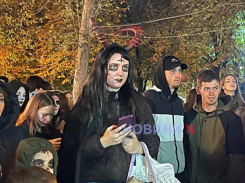 Костюмы, музыка и жуткая атмосфера: как Николаев празднует Хэллоуин (фоторепортаж)