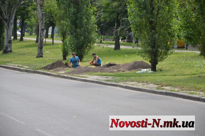 Установка очередной рекламной конструкции на проспекте Ленина: фирма ...