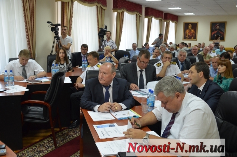 Заместитель министра поругал «деструктивные силы», превращающие проблемы дорог в политику. ВИДЕО