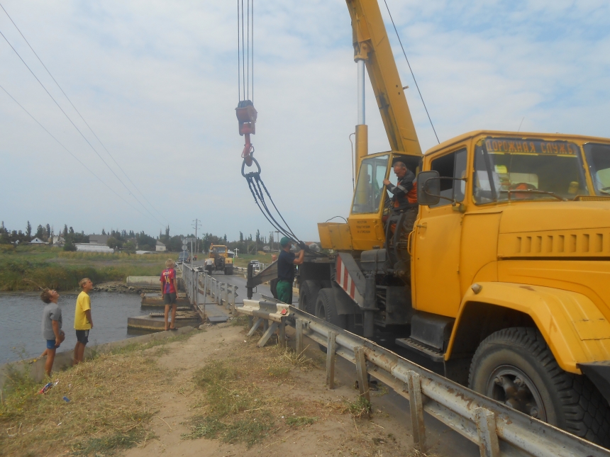 На Николаевщине понтонный мост через Ингул отремонтирован, движение восстановлено