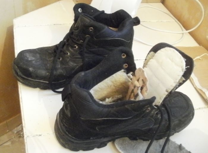 Заключенному в Ольшанскую колонию пытались передать наркотики, спрятанные в ботинке
