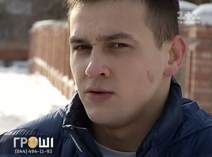 Вадим Титушко наколол дрова для митингующих: парень не прочь поддержать майдан, но суд запретил