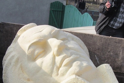На Львовщине снесли памятник Кутузову