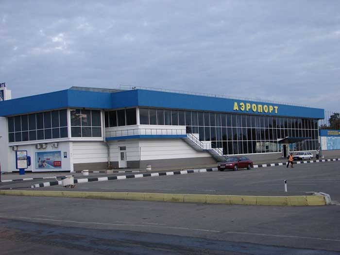 Российские военные взяли под контроль севастопольский аэропорт