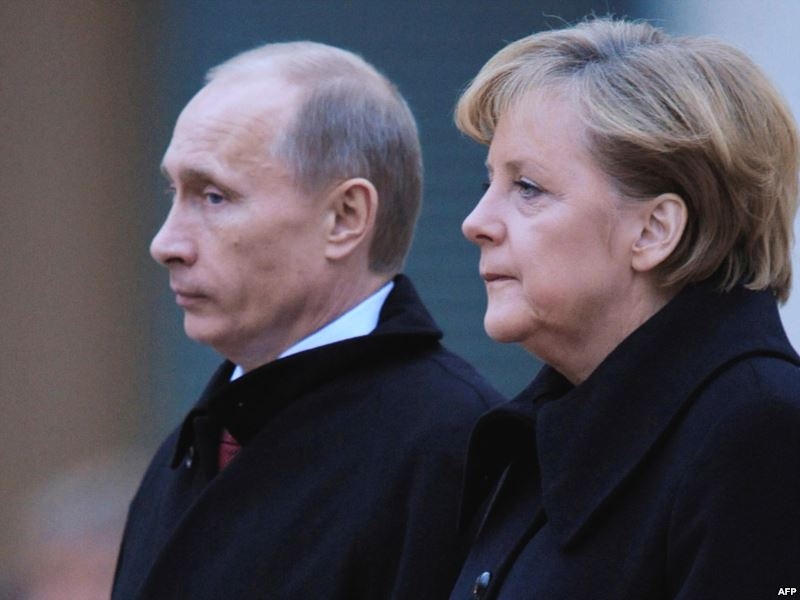 Путин и Меркель поддержали отправку миссии ОБСЕ в Украину