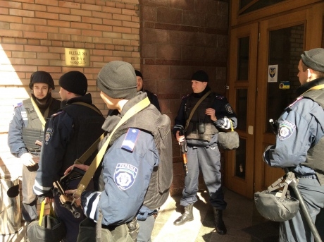 Штаб Нацгвардии заблокировали милиционеры с автоматами: проводят обыск