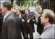 Cегодня исполнилось ровно 5 лет со дня "яичного покушения" на Януковича