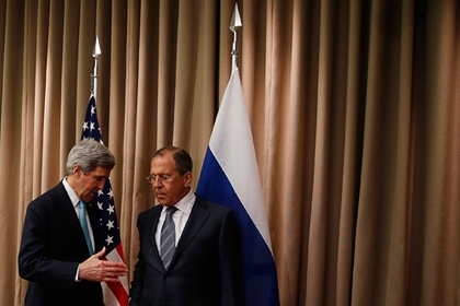 Сергей Лавров и Джон Керри (слева) в Женеве, 17 апреля 2014 Фото: Jim Bourg / Reuters