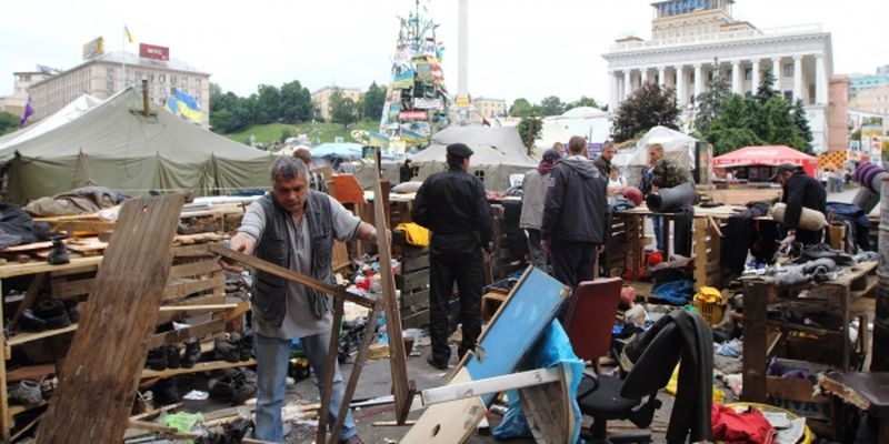 31 мая, в день Киева, будут убирать баррикады на Майдане