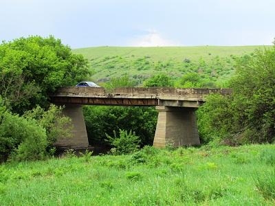 Боевики подорвали стратегически важный мост в Донецкой области