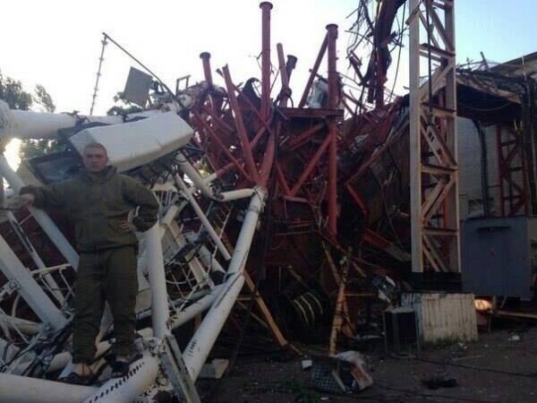 В Славянске из-за артобстрела рухнула телевышка