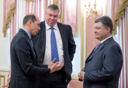 Порошенко заявил, что поддержка населения Донбасса позволяет надеяться на достижение мира уже через несколько месяцев