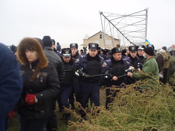 Милиция под Одессой разогнала митинг - пострадало 6 человек