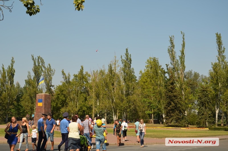 В Николаеве празднуют день города: на Советской танцы, песни, бокс и ярмарки РЕПОРТАЖ