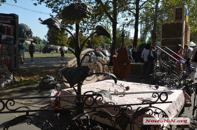 В Николаеве празднуют день города: на Советской танцы, песни, бокс и ярмарки РЕПОРТАЖ