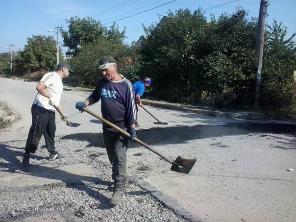 В Варваровке ремонтируют дороги