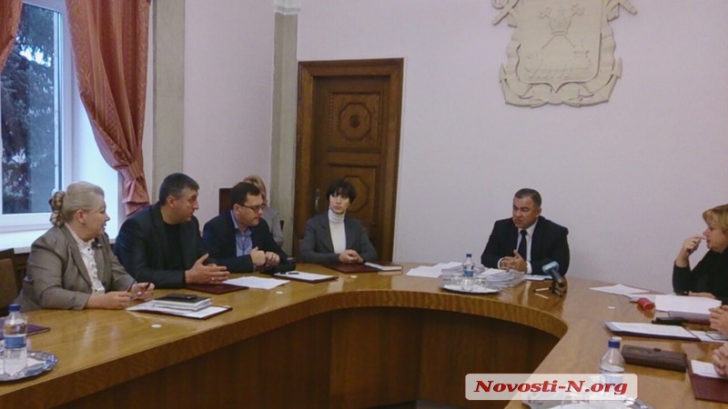 Мэр Николаева призвал горожан принимать участие в уборке своих дворов от снега