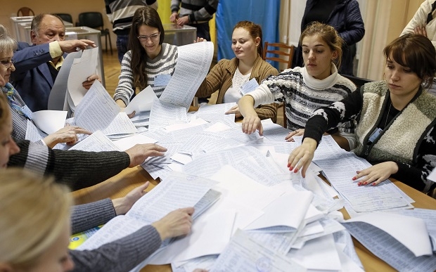 ЦИК обработала 83,47% протоколов: лидирует партия Яценюка, "Свобода" не проходит