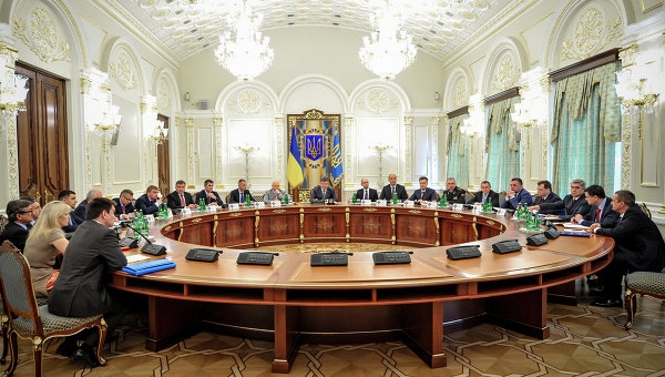 СНБО поручил создать закон об экономической деятельности на Донбассе