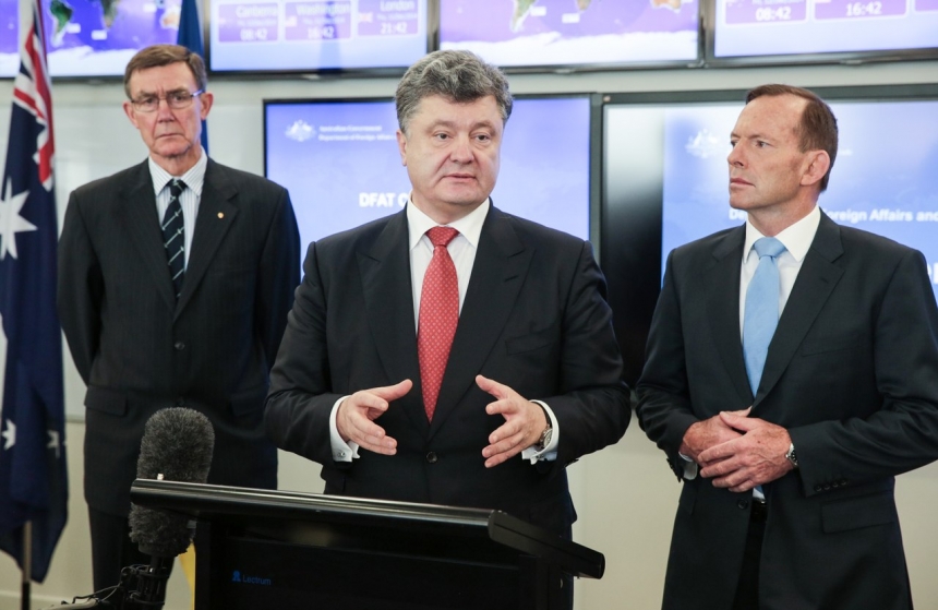 Порошенко заявил, что в Украине впервые за 7 месяцев зафиксировано настоящее перемирие