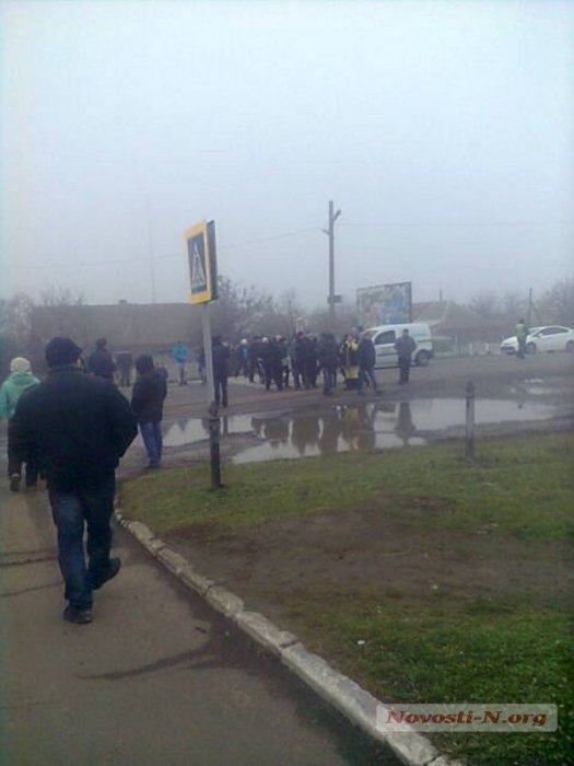 Жители Коблево разблокировали трассу, однако обещают продолжить акцию, если их требования не выполнят