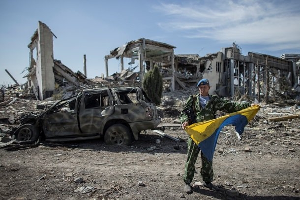 Донецкий аэропорт остается под контролем украинских военных, - пресс-центр АТО