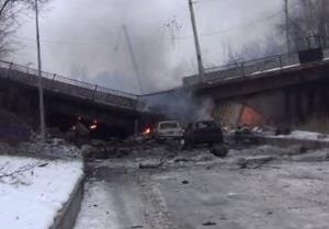 В Донецке продолжают стрелять: разрушен Путиловский мост, под обстрел попала школа