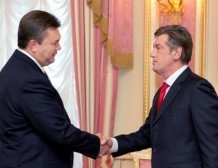 Виктор Ющенко поздравил Виктора Януковича с легитимным избранием на пост Президента