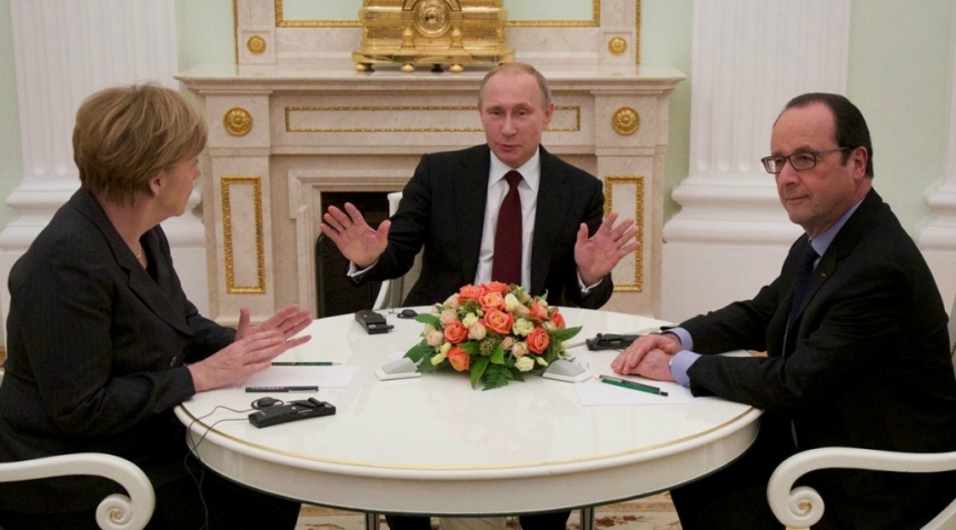 Путин, Меркель и Олланд во время переговоров в Кремле    