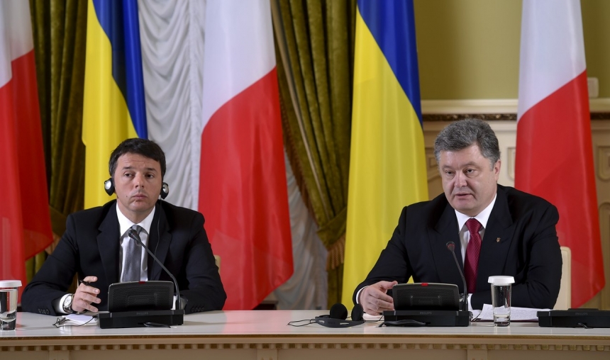 Порошенко заявил, что в плену боевиков на Донбассе находятся более 400 заложников
