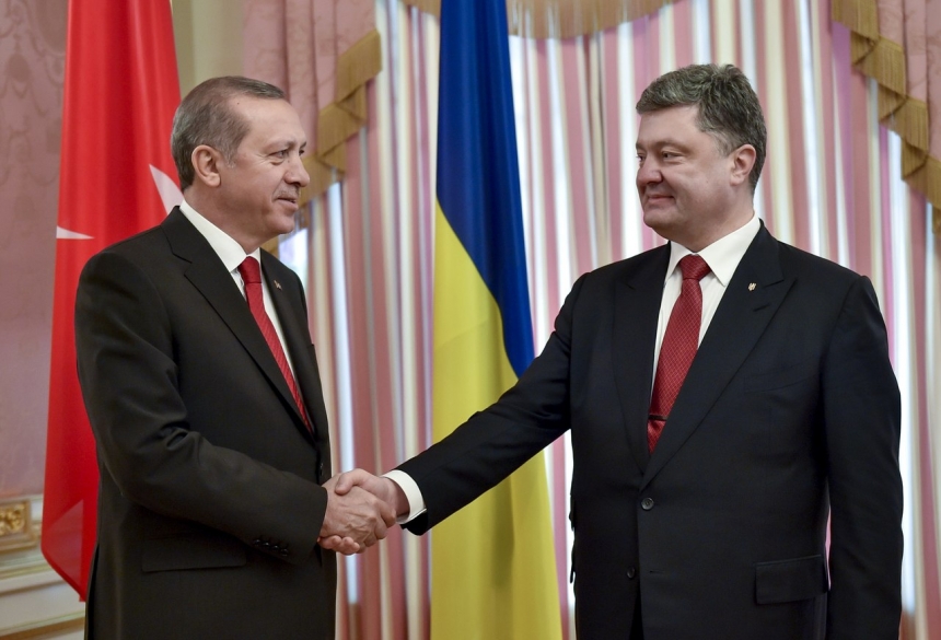 Турция предоставляет Украине 50 млн долларов кредита и поддерживает в вопросе миротворцев