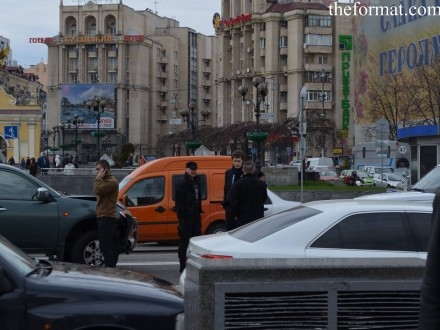 В Киеве в бронированный BMW сына Порошенко врезался джип бойцов "Азова"