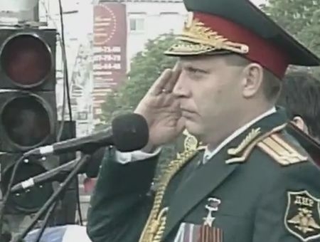 Захарченко на параде в Донецке