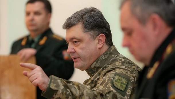 Порошенко поручил вывести Украину в пятерку экспортеров нового вооружения в мире