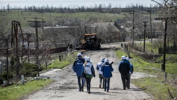 Наблюдатели ОБСЕ случайно оказались под обстрелом украинских военных