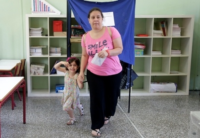 Референдум в Греции: впереди противники соглашения с кредиторами