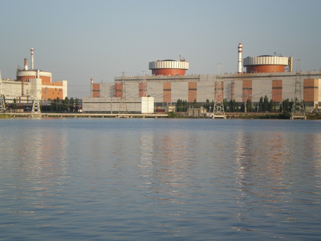 Южно-Украинская АЭС: третий энергоблок пришлось отключить из-за поломки, первый выведен в резерв