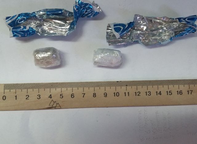  В Николаевском СИЗО заключенному хотели передать наркотики в конфетах