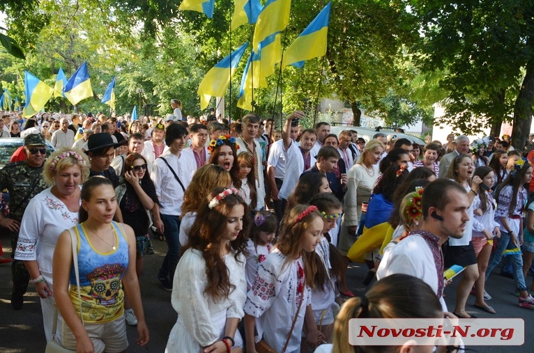 Мегамарш вышиванок в Николаеве. ФОТОРЕПОРТАЖ