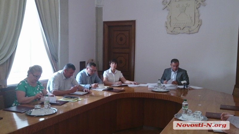 Мэр Николаева обвинил экоинспекцию в том, что она согласовывает «рукохватам» спил здоровых деревьев