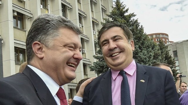 Порошенко рассмотрит петицию о назначении Саакашвили премьер-министром