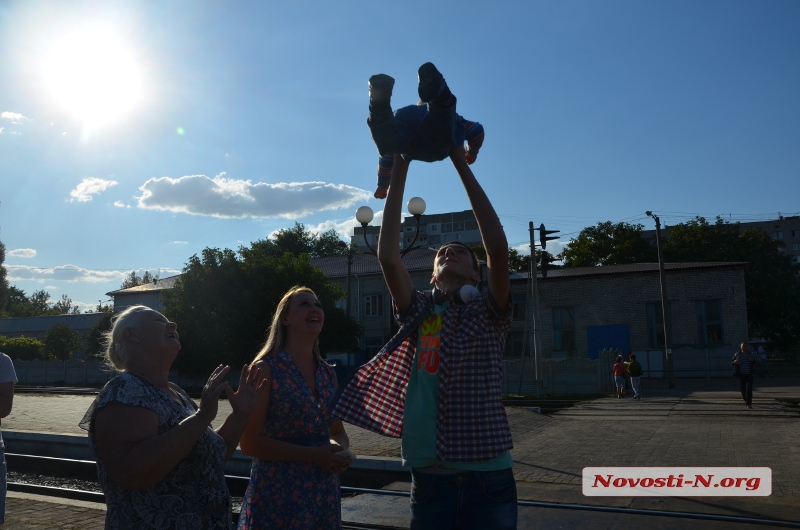 В Николаеве встретили бойцов 28-й бригады, прибывших из зоны АТО. ФОТОРЕПОРТАЖ