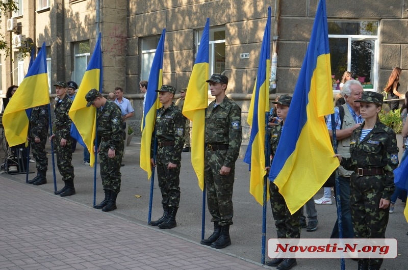 Николаевцы возложили цветы к памятнику подпольщику Лягину