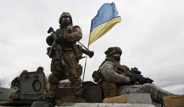При обстреле боевиками позиций сил АТО в Марьинке ранены четверо украинских военных