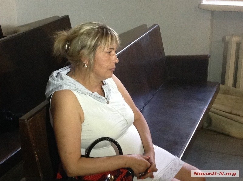 В Николаеве суд признал мать Оксаны Макар виновной в кражах, однако от отбывания наказания освободил